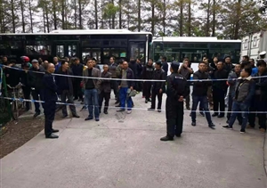 錦旗背后的故事 --祝橋市容項(xiàng)目保障火災(zāi)現(xiàn)場(chǎng)秩序協(xié)助救火