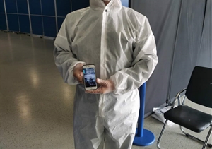 拾金不昧樹新風(fēng) ——宗保公司駐浦東機(jī)場協(xié)管人員撿到行李箱一個