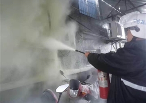 居民電表箱著火  保安判明急施救 ——民泰公司駐東湖市容項目撲滅