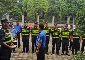 盡責(zé)履職有作為  克制忍辱受贊揚(yáng)——浙江民泰駐徑山市容項(xiàng)目隊(duì)員