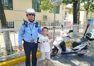 大手牽小手  情暖人世間—宗保公司駐閔行莘莊梅隴交通輔警項(xiàng)目隊(duì)