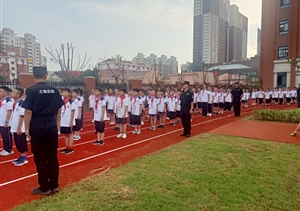 隊員當(dāng)教官 上好“第一課”—宗保隊員變身軍訓(xùn)教官參加澧溪中學(xué)軍